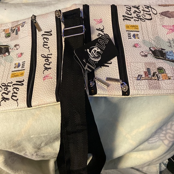 Tony and Tina crossbody pocketbook ,new w/ tag, white background w/ city scene - Picture 3 of 7